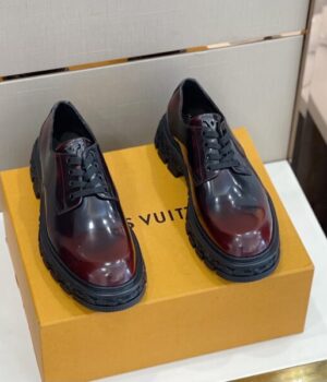 LV LOAFER