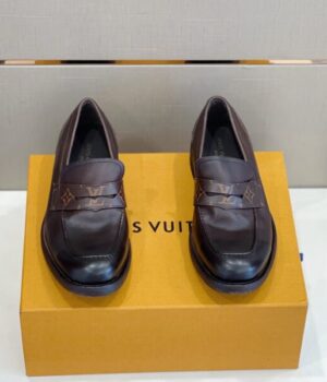 LV LOAFER
