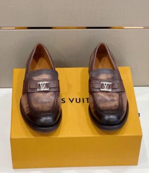 LV LOAFER