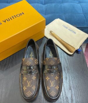 LV LOAFER