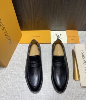 LV LOAFER