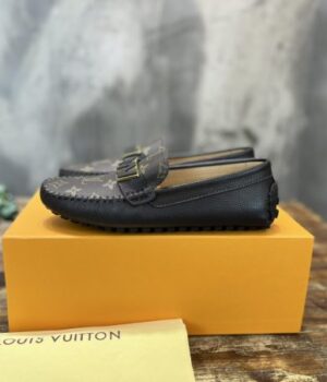 LV LOAFER