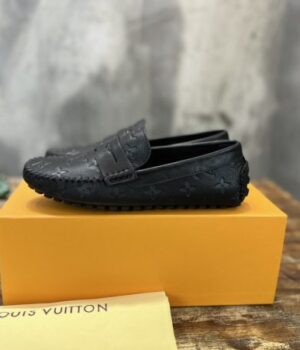 LV LOAFER