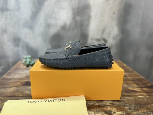 LV LOAFER