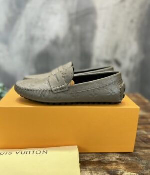 LV LOAFER
