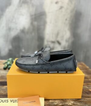 LV LOAFER
