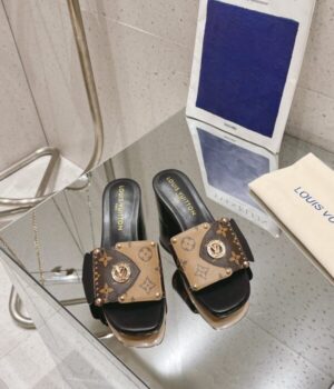 LV SANDAL