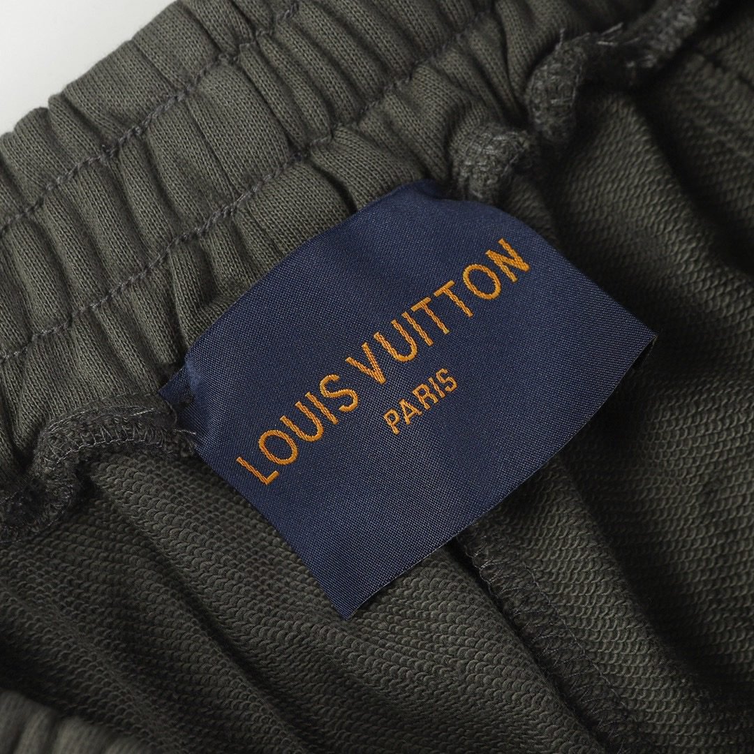 LV SHORTS - Image 5