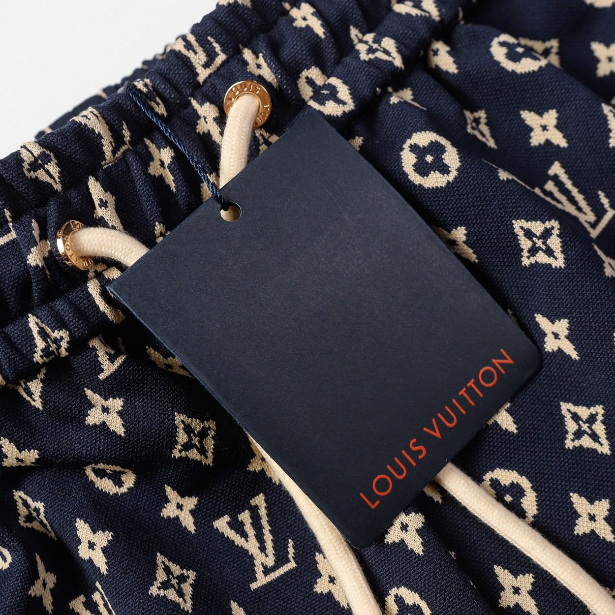 LV SHORTS - Image 7