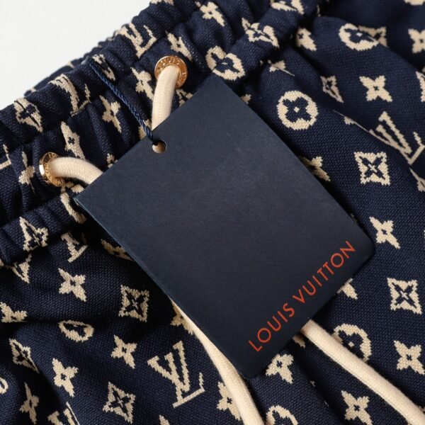 LV SHORTS - Image 8