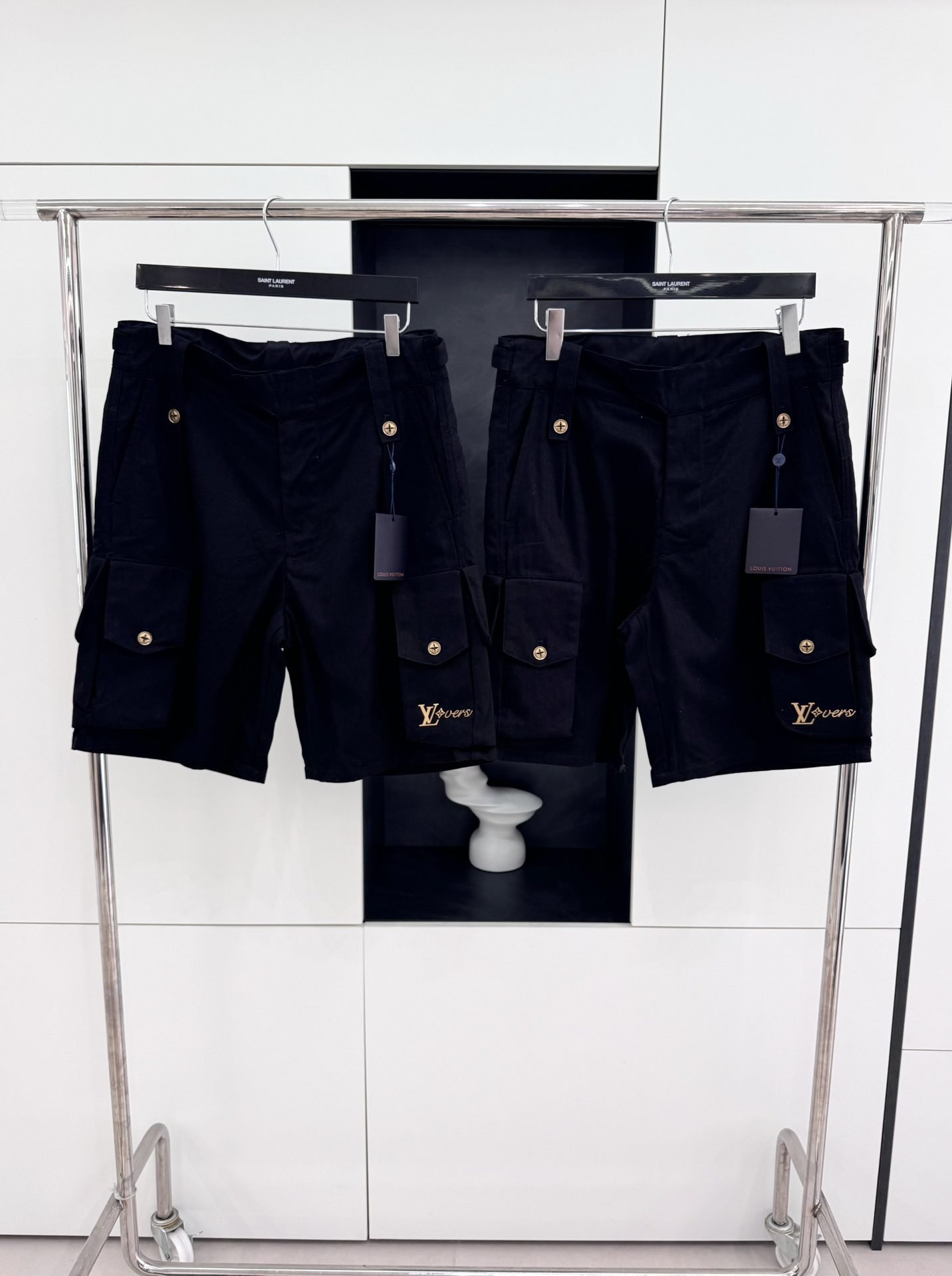 LV SHORTS - Image 2