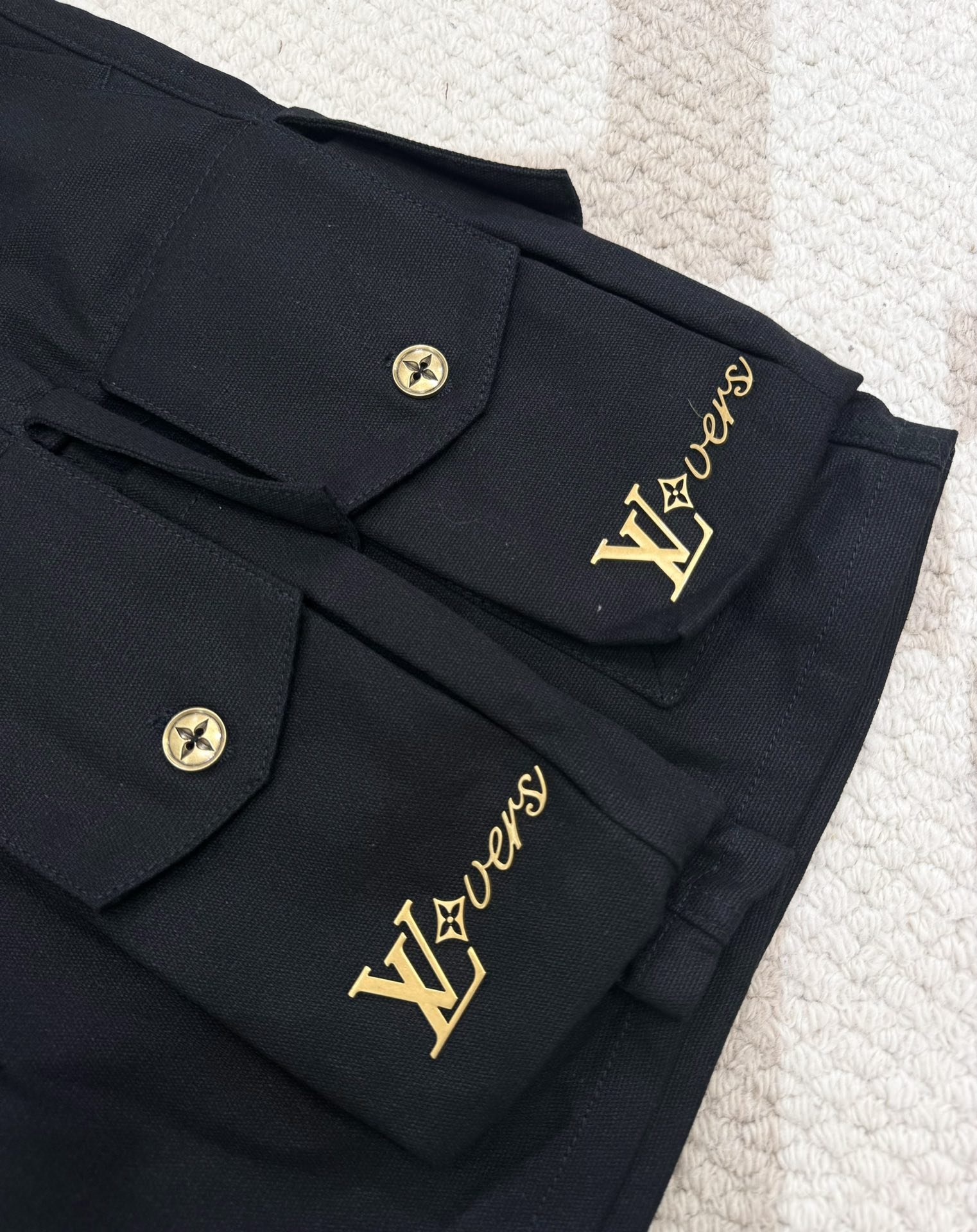 LV SHORTS - Image 5