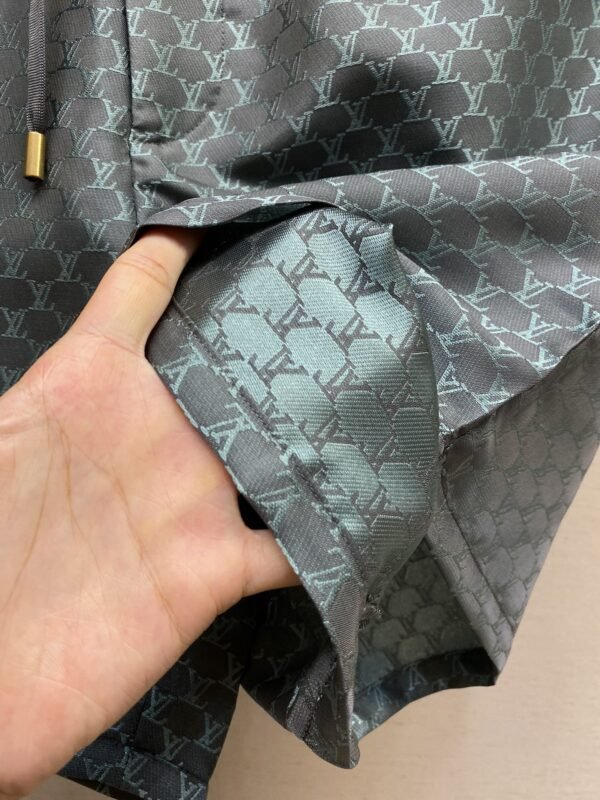 LV SHORTS - Image 8
