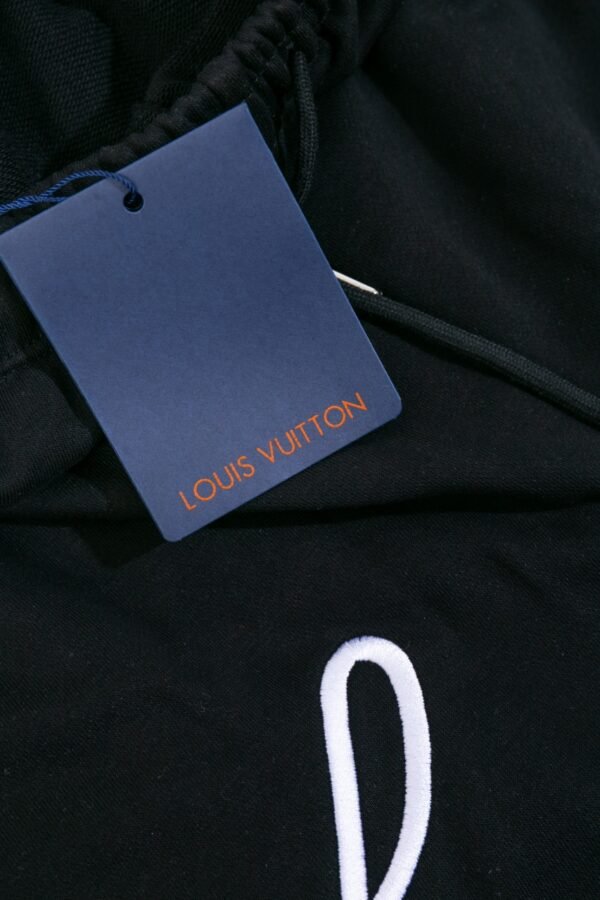 LV SHORTS - Image 8