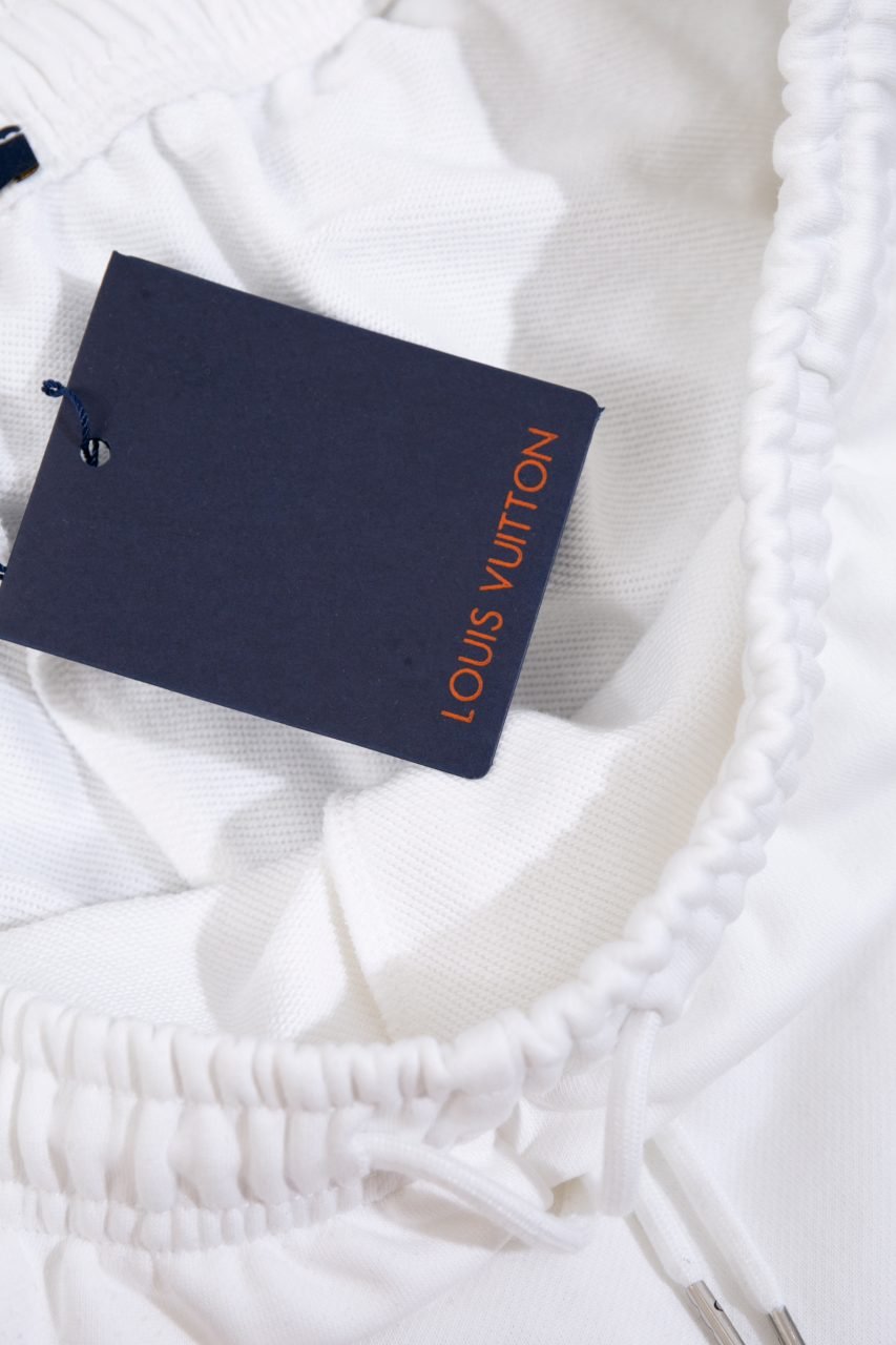 LV SHORTS - Image 7