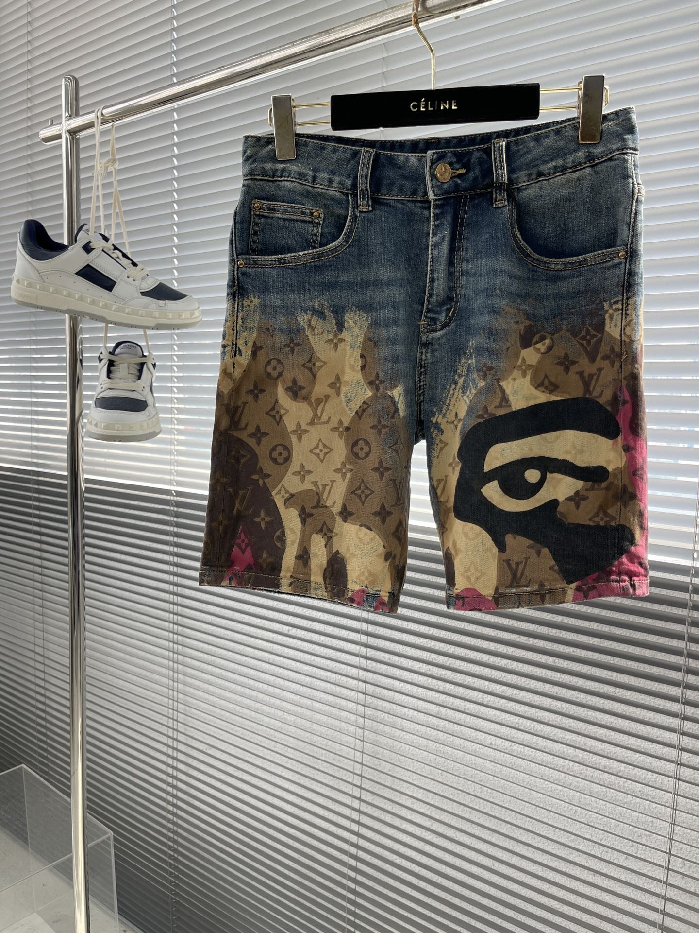 LV SHORTS - Image 2