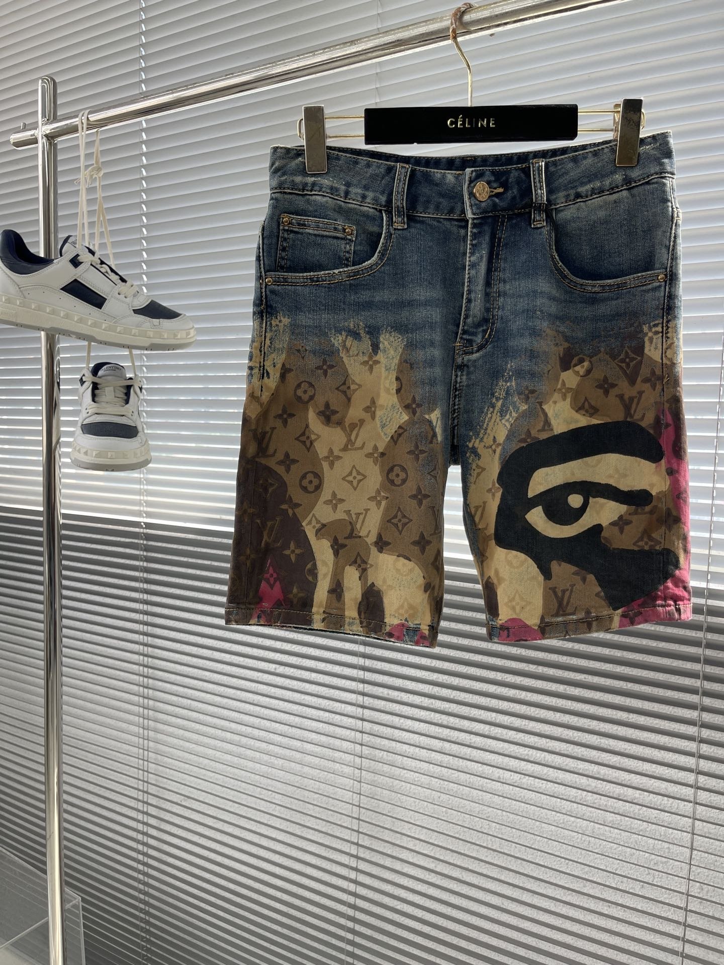 LV SHORTS - Image 3