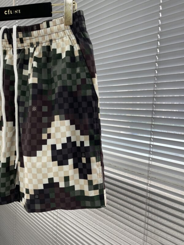 LV SHORTS - Image 4