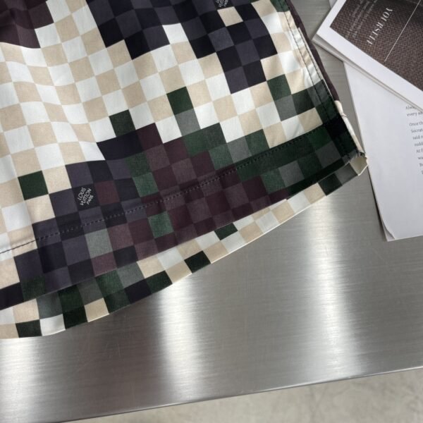 LV SHORTS - Image 6