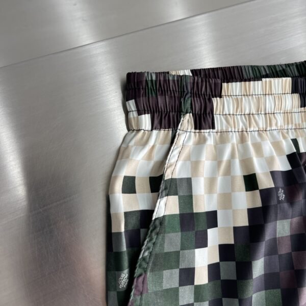 LV SHORTS - Image 8