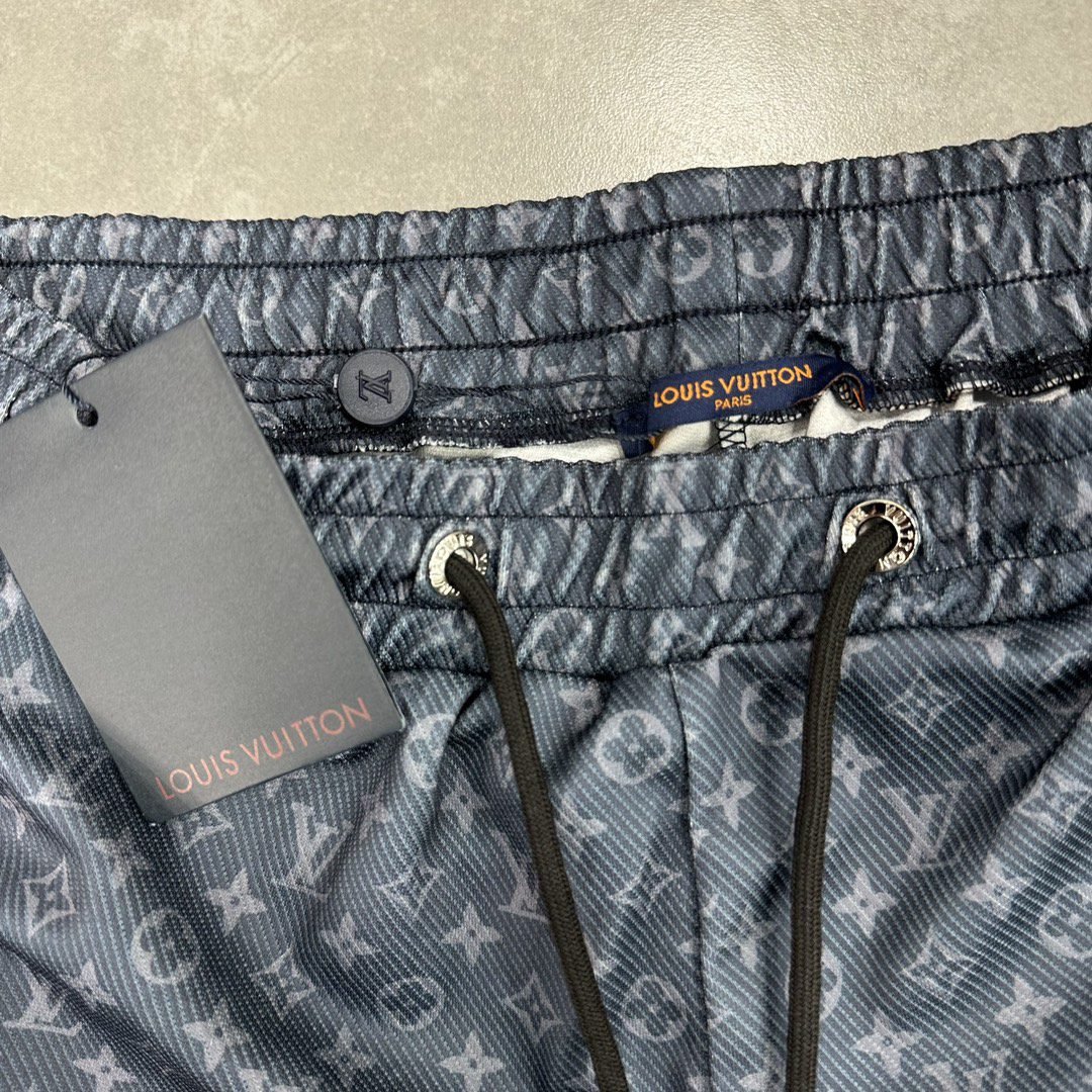 LV SHORTS - Image 5