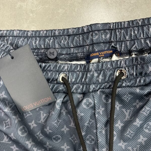 LV SHORTS - Image 6