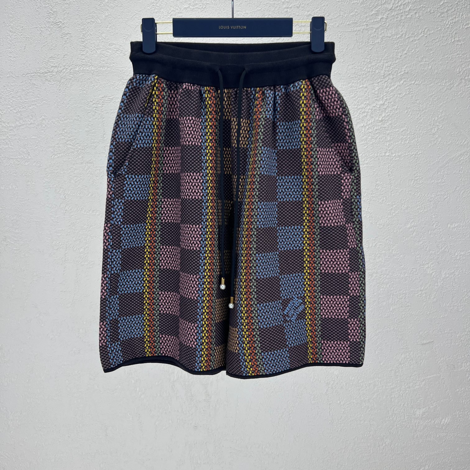 LV SHORTS - Image 2