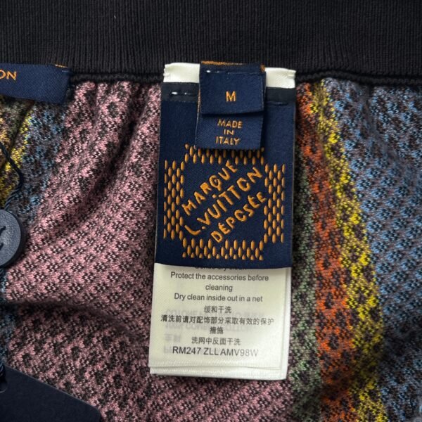 LV SHORTS - Image 6