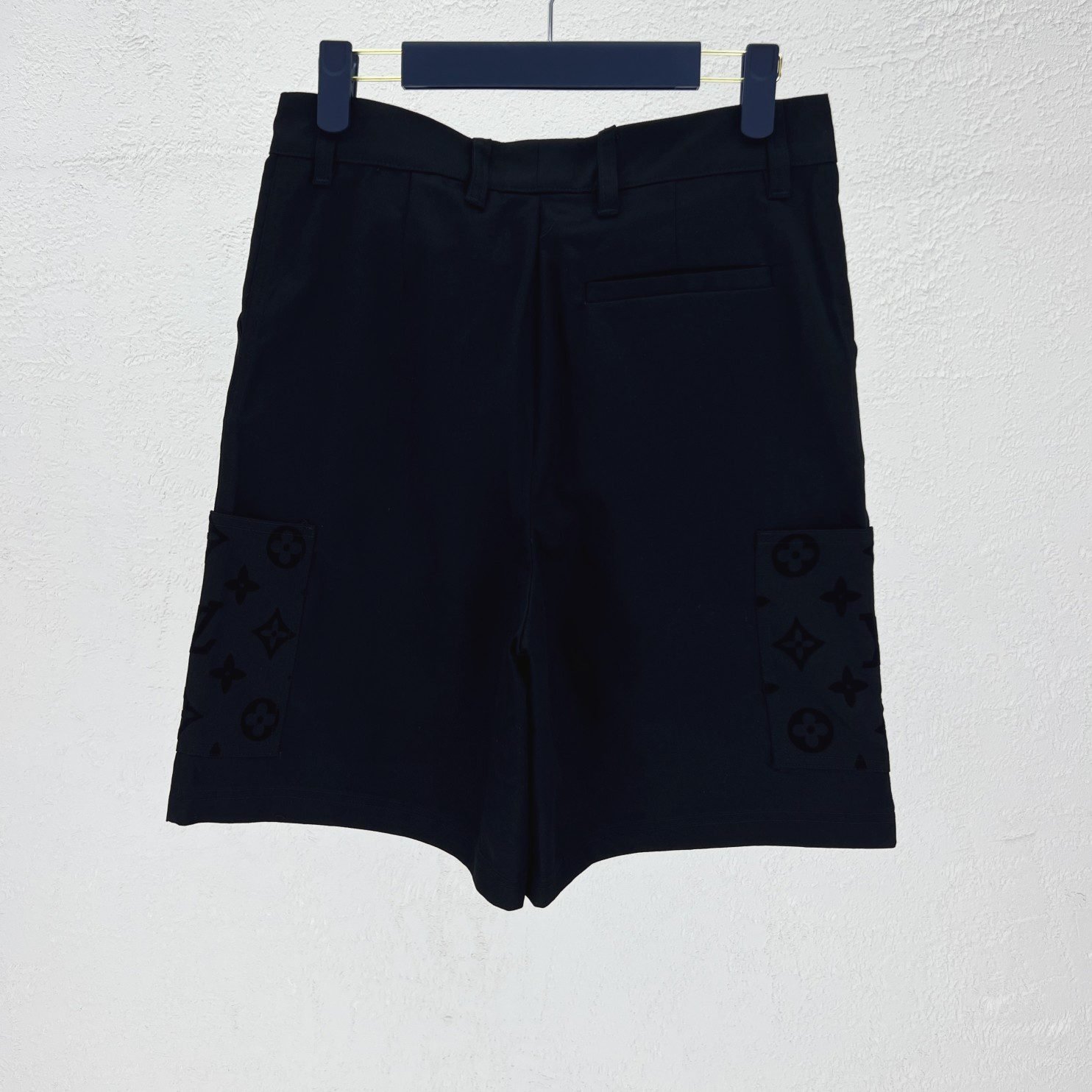 LV SHORTS - Image 3