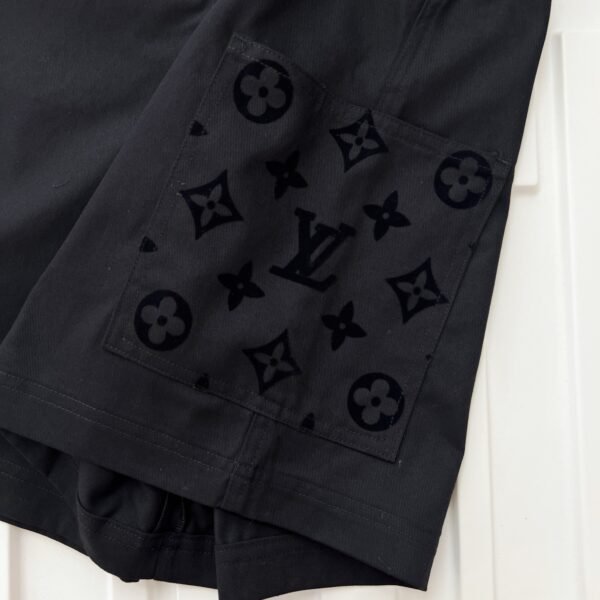 LV SHORTS - Image 8