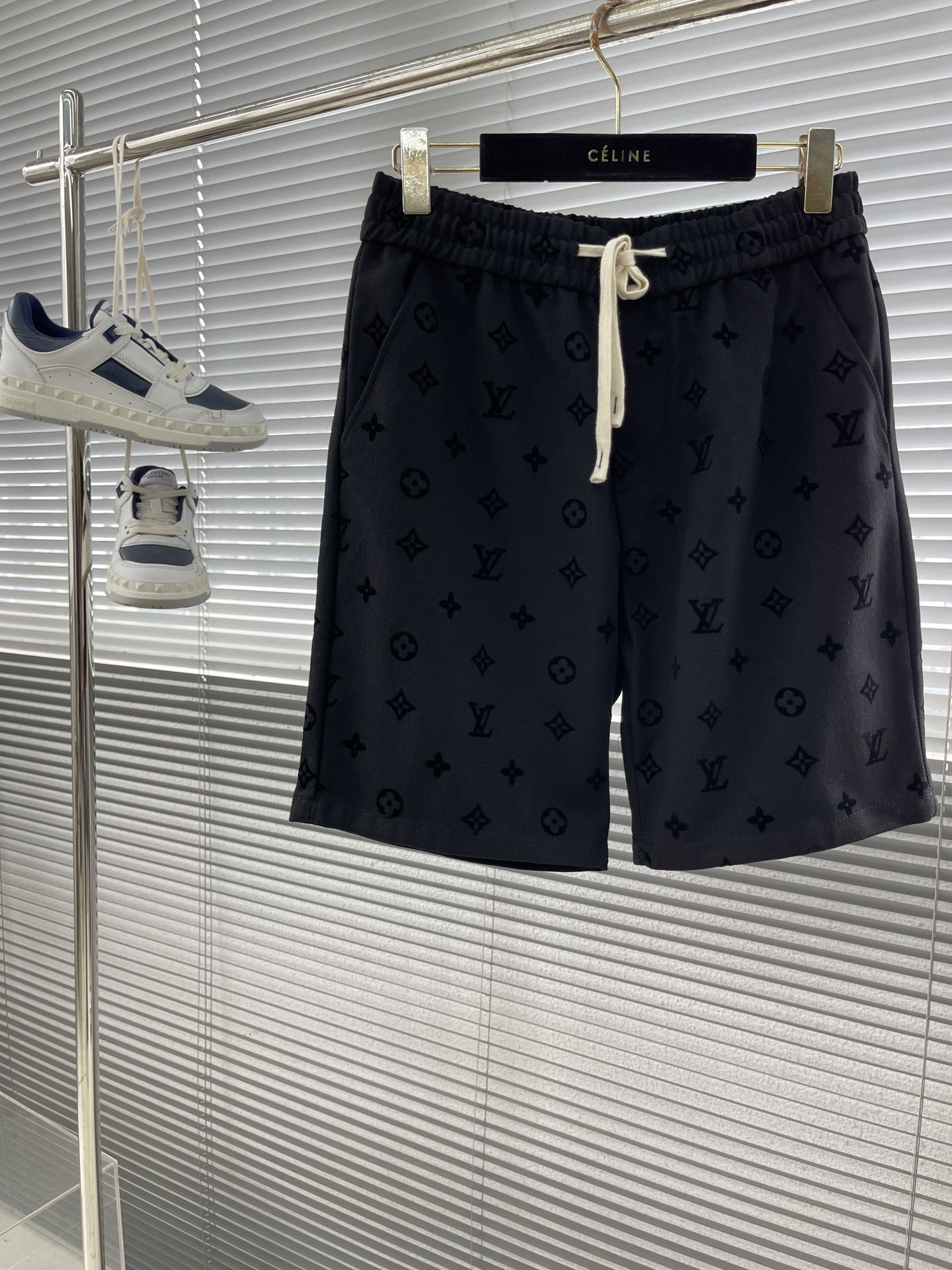 LV SHORTS - Image 3