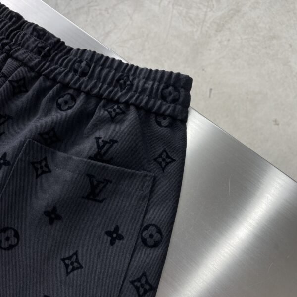 LV SHORTS - Image 8