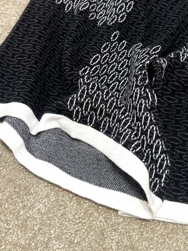 LV SHORTS - Image 8
