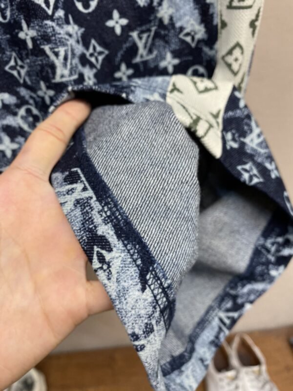 LV SHORTS - Image 8