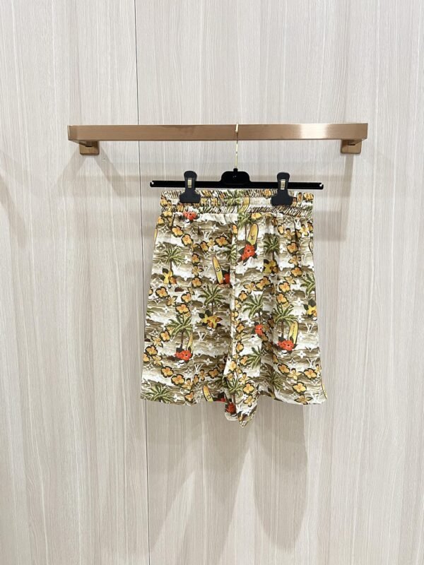 LV SHORTS - Image 4