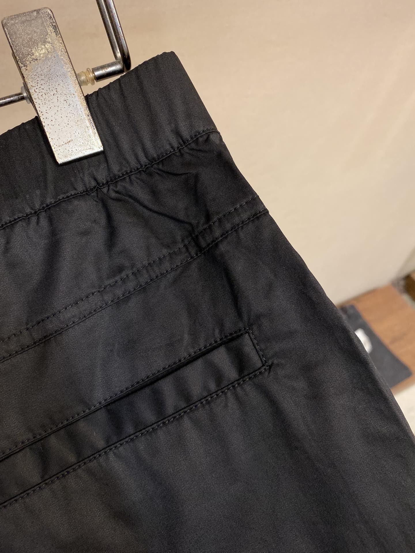 LV SHORTS - Image 5