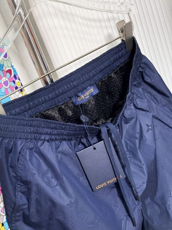 LV SHORTS - Image 8