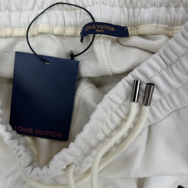 LV SHORTS - Image 8