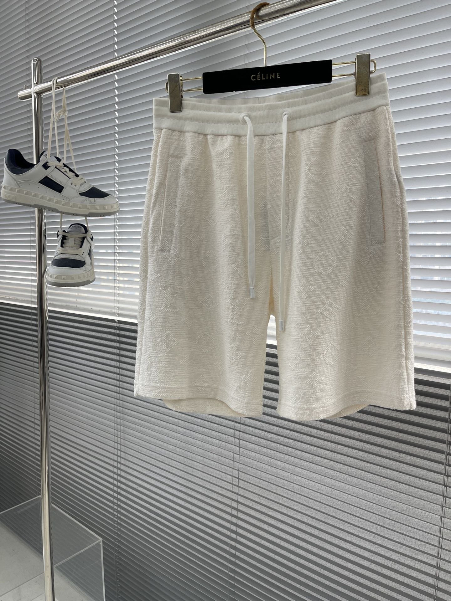 LV SHORTS - Image 2
