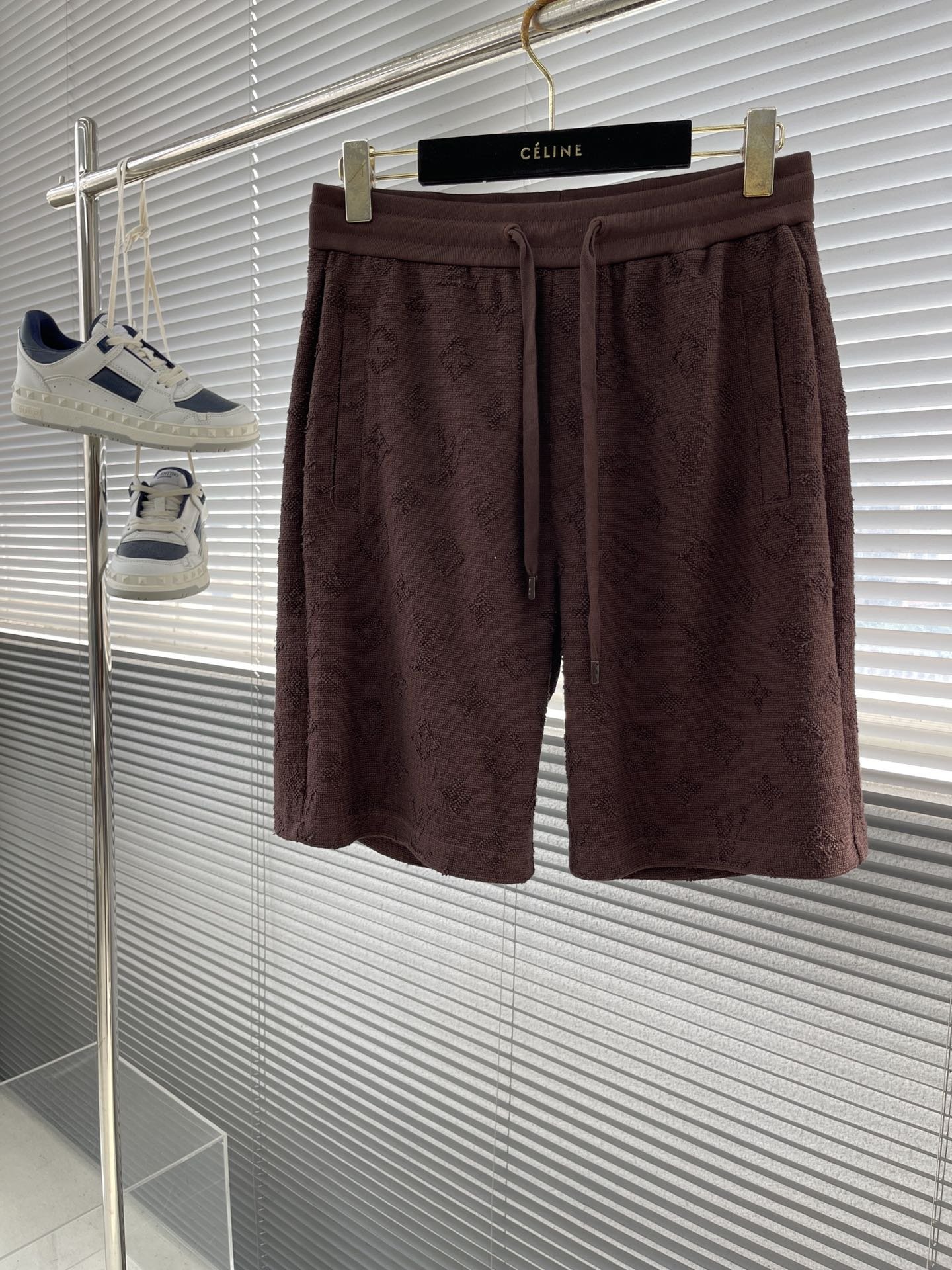 LV SHORTS - Image 2