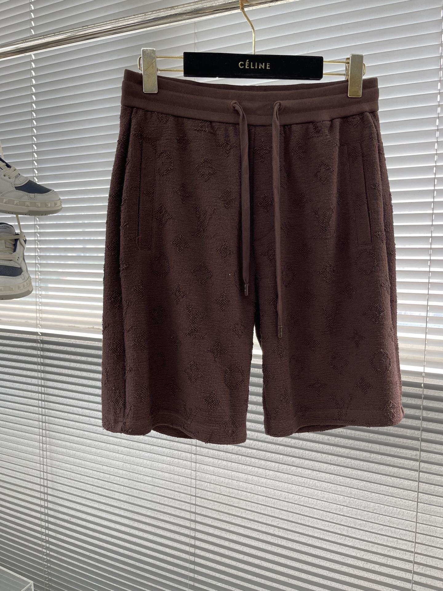 LV SHORTS - Image 7