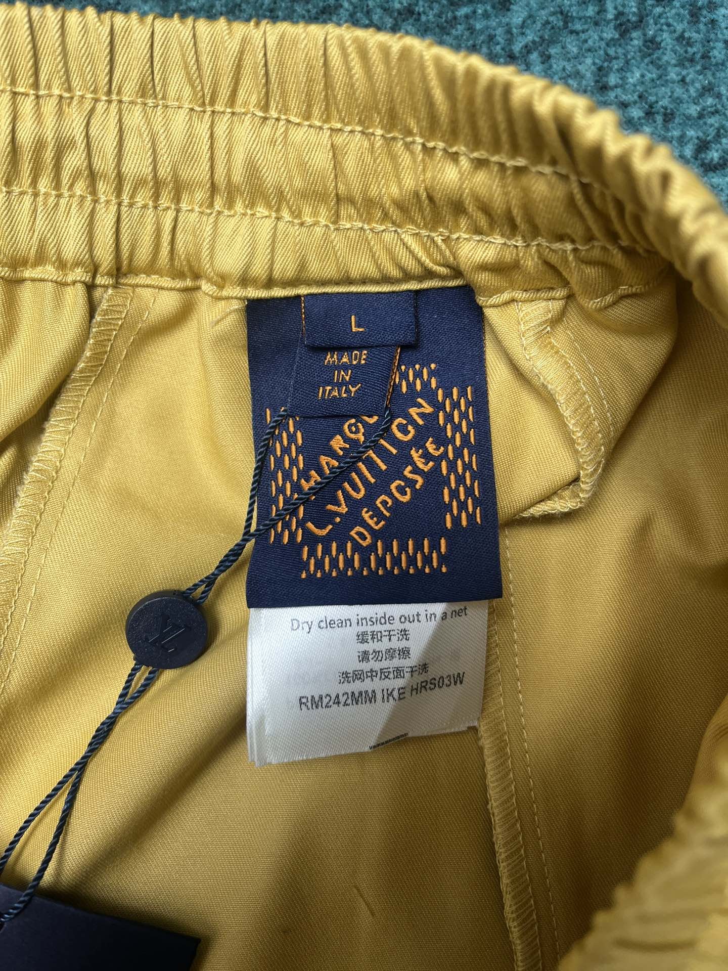LV SHORTS - Image 7