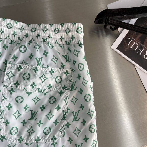LV SHORTS - Image 8