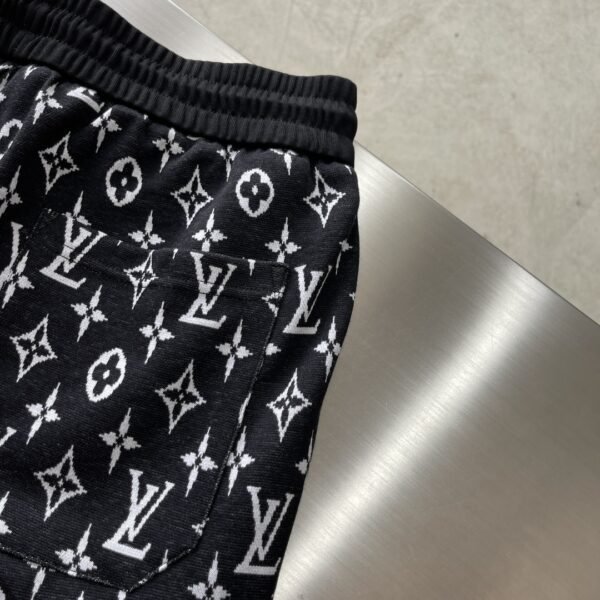 LV SHORTS - Image 8