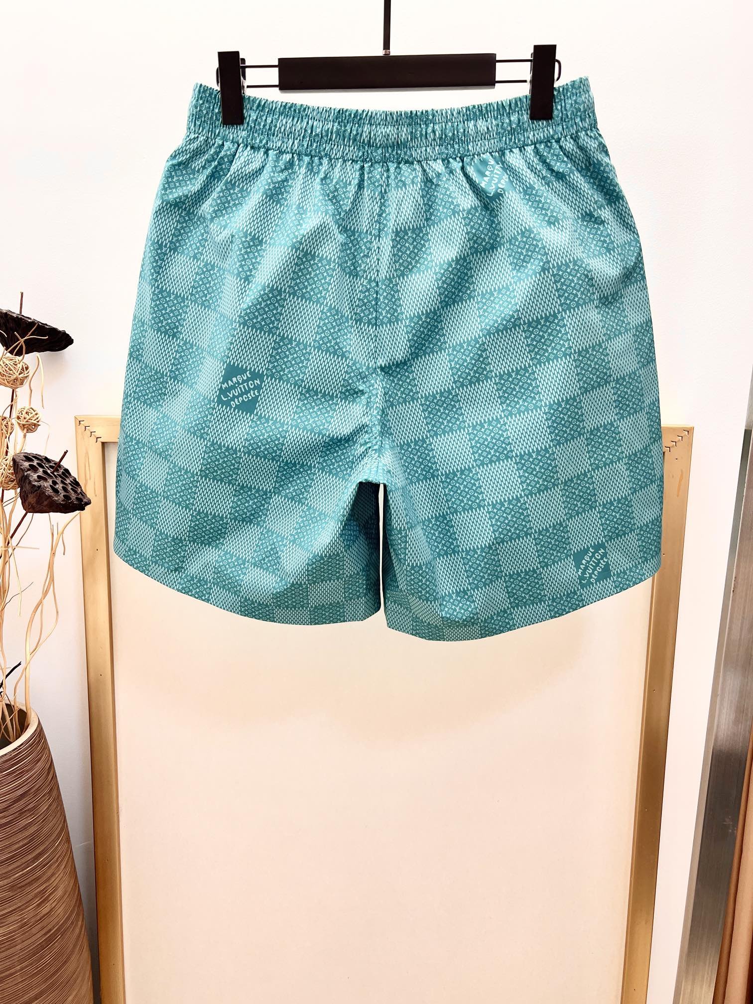 LV SHORTS - Image 5