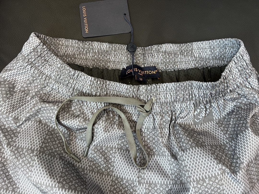 LV SHORTS - Image 7