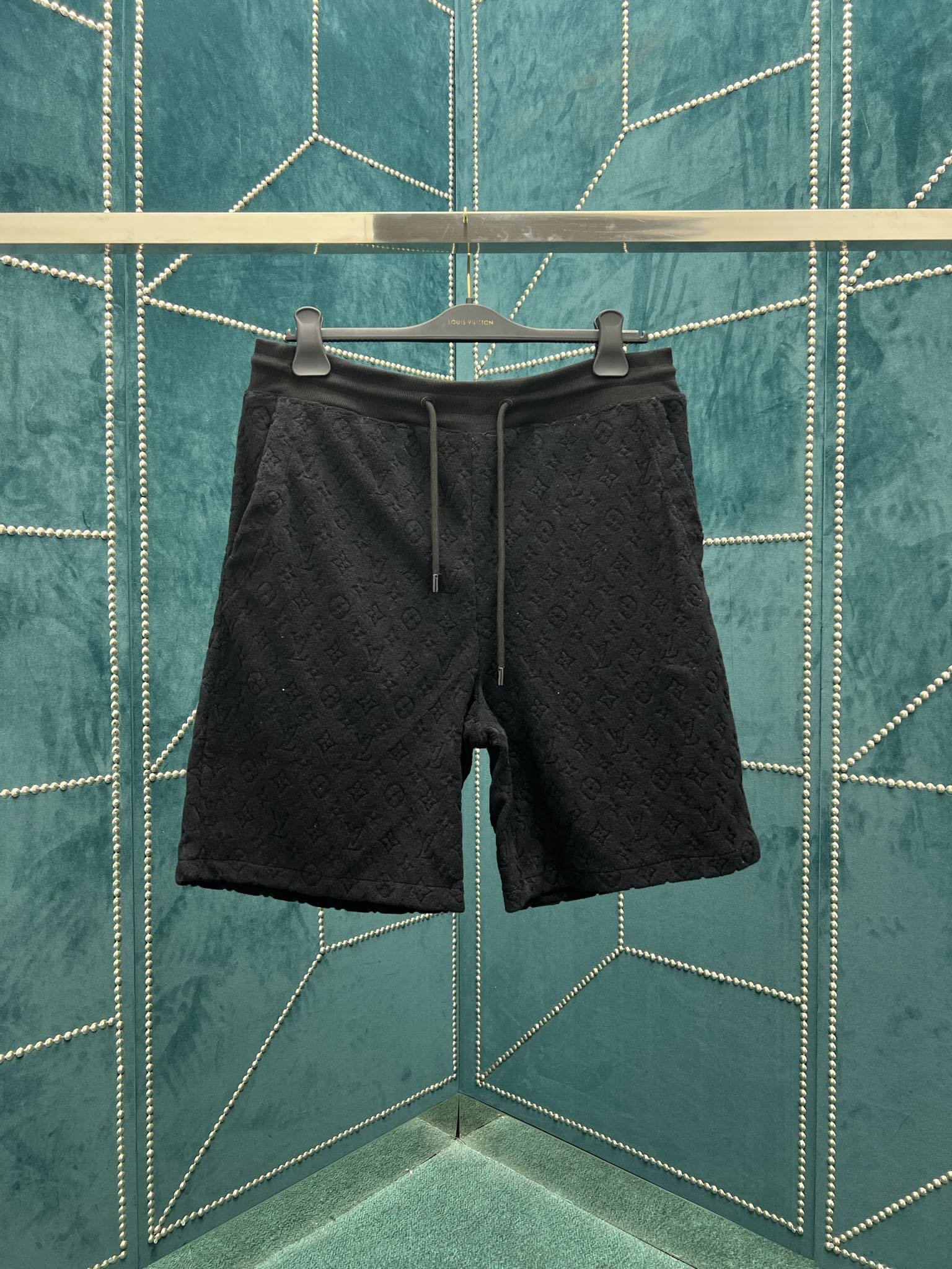 LV SHORTS - Image 2
