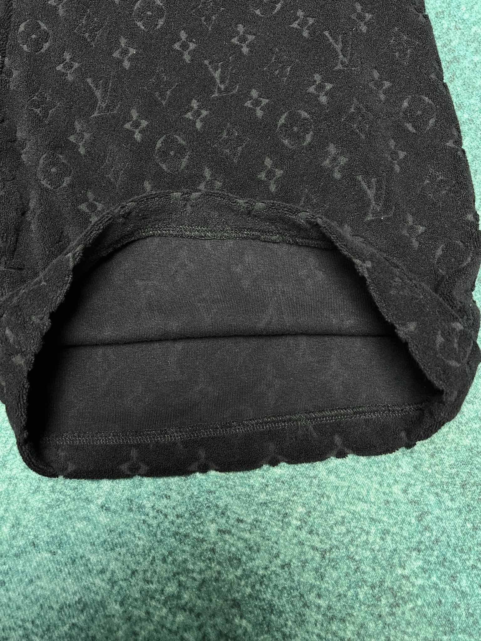 LV SHORTS - Image 5