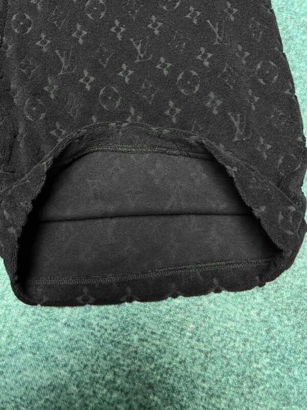 LV SHORTS - Image 6