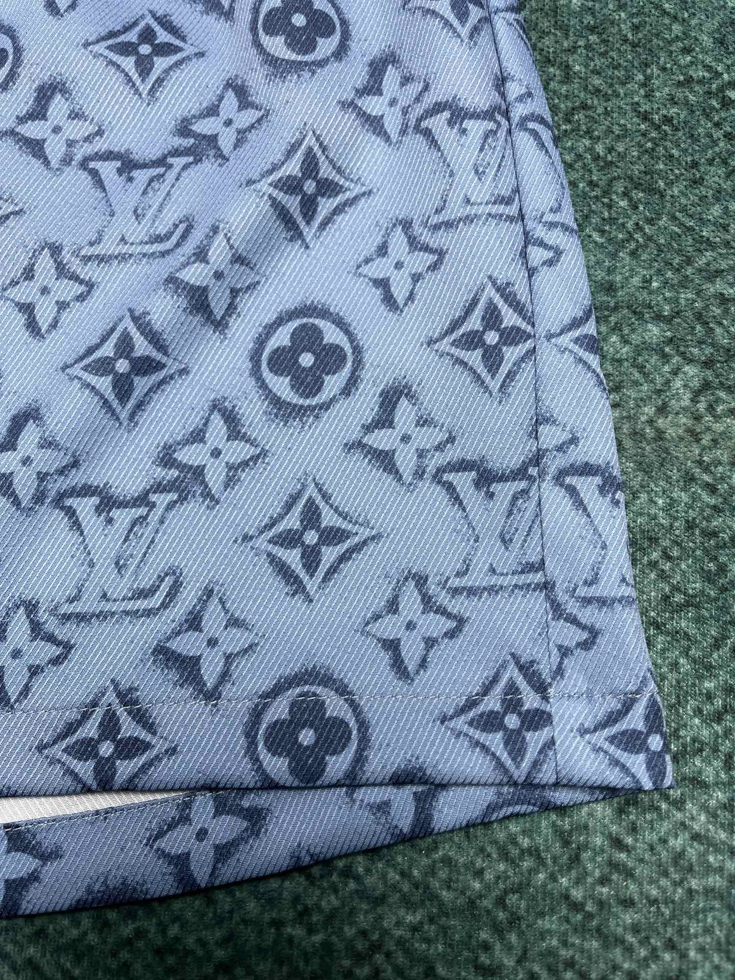LV SHORTS - Image 7